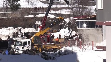 Kar Düşmesi Sonucu Kafenin Teras Katı Çöktü: 1 Ölü, 7 Yaralı
