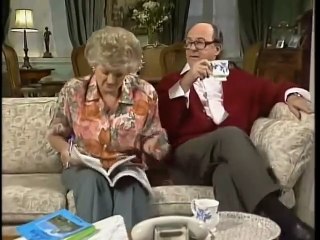 French Fields 2x04 Home and Away