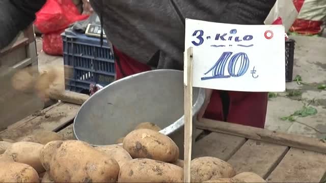 Pazarcı Esnafı: Fiyatların Pahalı Olmasının Sebebi Bizden Değil