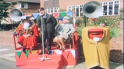 Monty Python's Flying Circus S04E05 Mr. Neutron