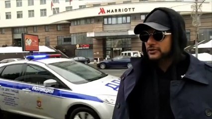 Bigg Boss 12 Contestent Karanvir Bohra Road ACCIDENT In Russia