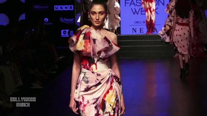 Get Yami Gautam’s Dewy Makeup Look  Lakmé Fashion Week SR 2019 Showstopper
