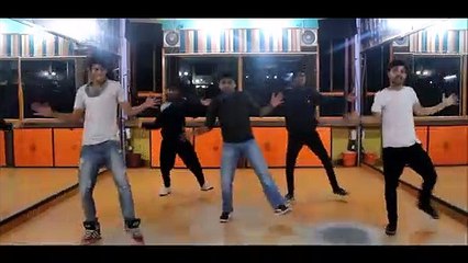 Télécharger la video: Jabra Fan | Shahrukh khan | Dance by Step2Step Dance Studio Chandigarh