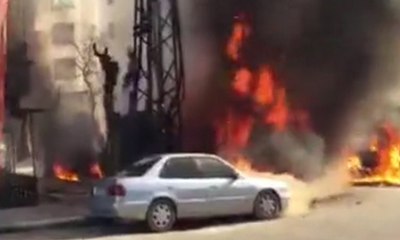 Elektrik trafosunda patlama; araçlar alev aldı