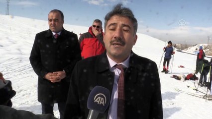 Yazın asfaltta kışın pistlerde ter döküyorlar - AĞRI