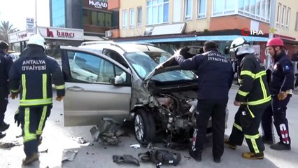 Takla atan araçtan yara almadan kurtuldular