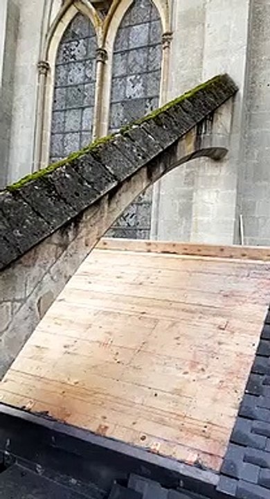 Chantier de rénovation des toitures du bas-côté nord de la cathédrale de Toul