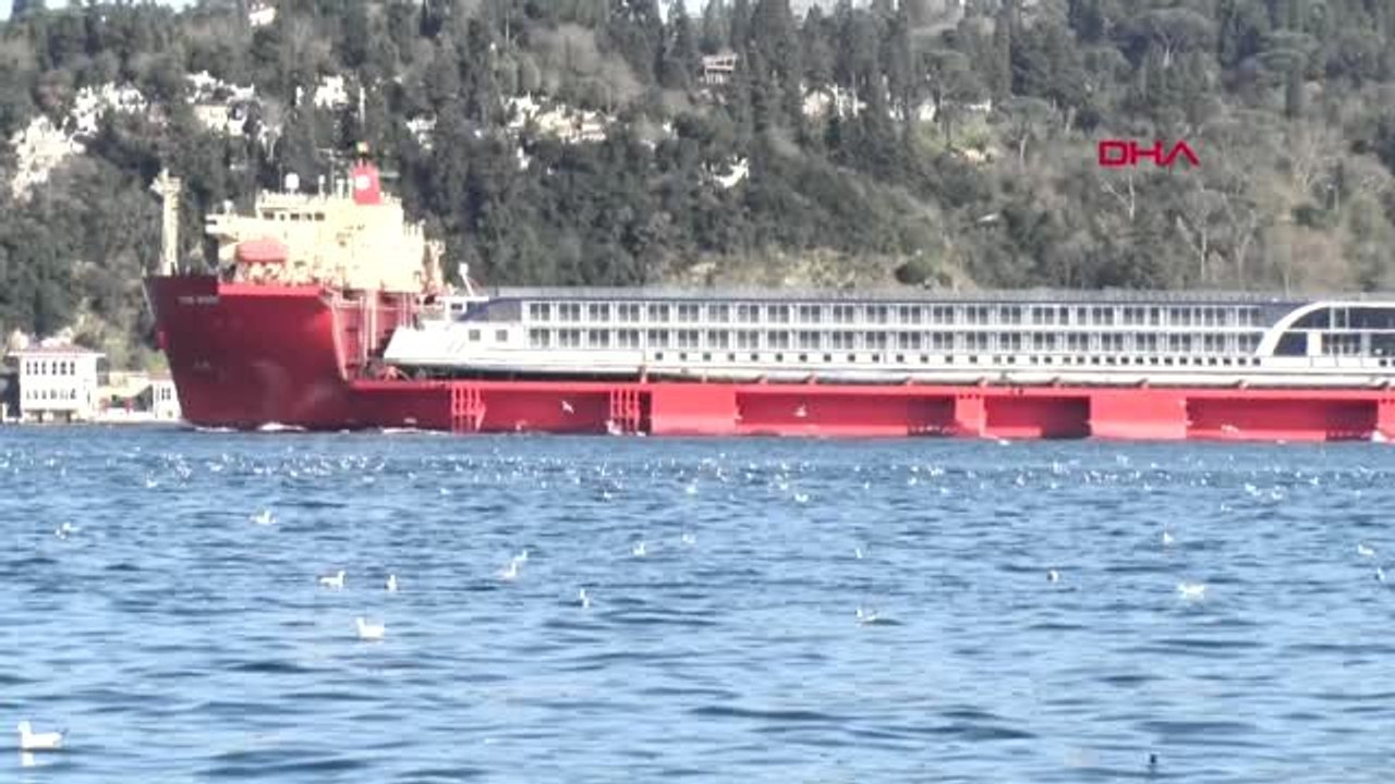İstanbul Boğaz'da İlginç Görüntü