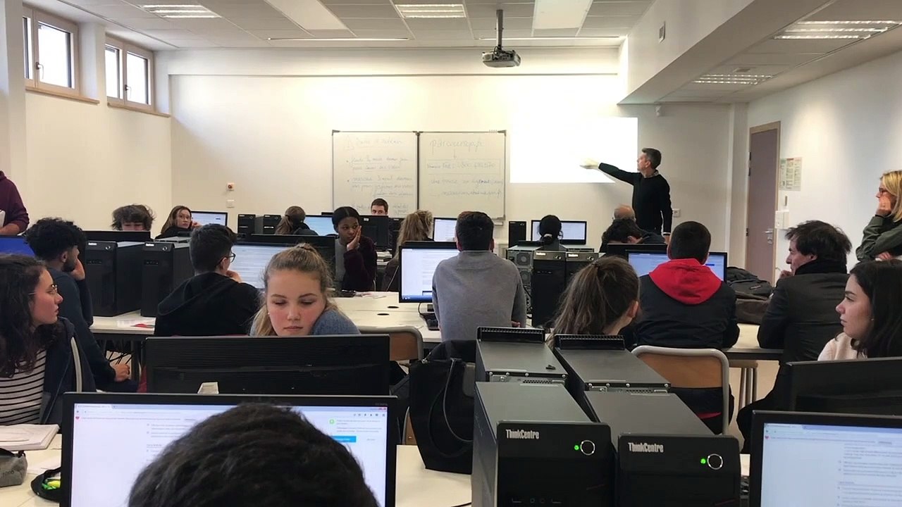 Échanges autour des inscriptions sur Parcoursup