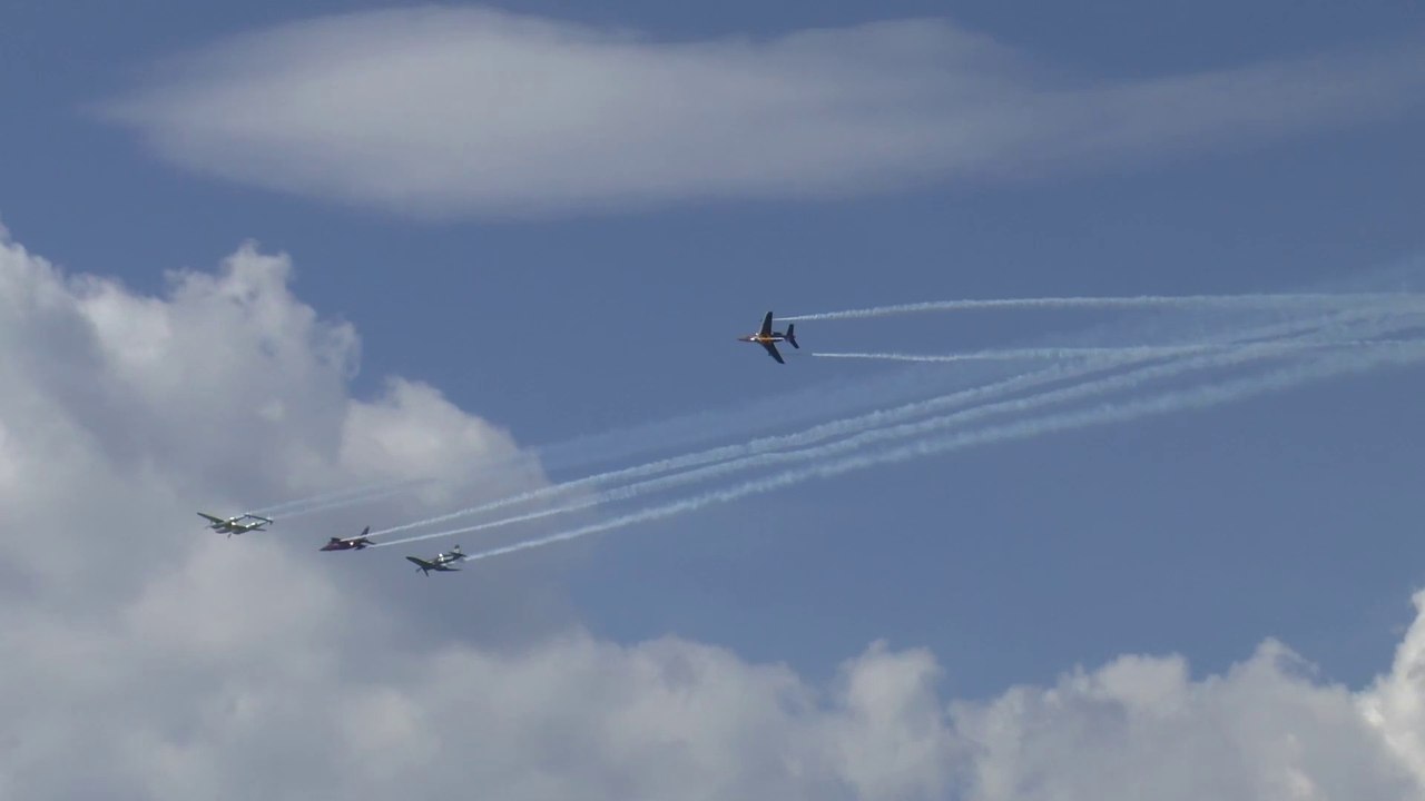 Rare Catch! Historic Red Bull Team at the Red Bull Air Power 2016 in LOXC-Zeltweg/Austria (1080/50P) 03.09.2016