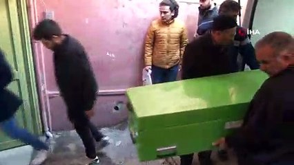 Yolun karşısına geçerken otomobil çarpması sonucu ölen gencin cenazesi alındı