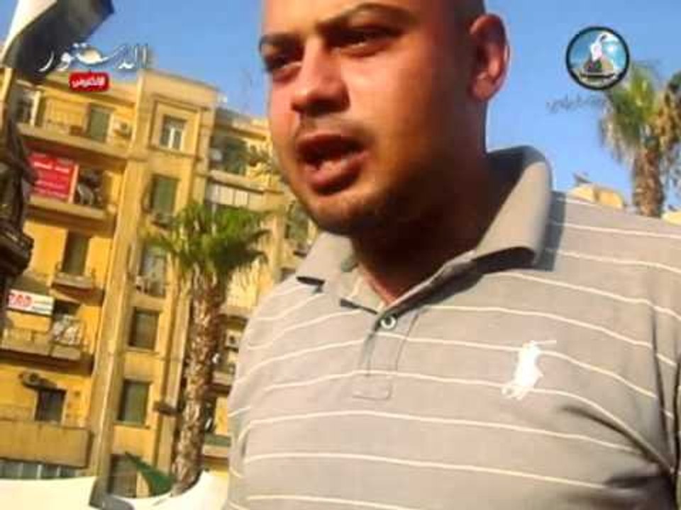 نصب تذكاري للشهداء علي شكل برج إيفل.