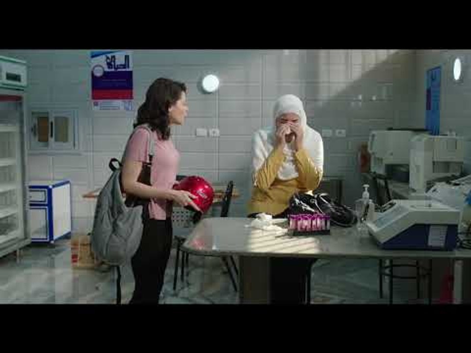 سابع جار - مشهد كوميدي .. دعاء خبطت سكوتر صحبتها بالعربية