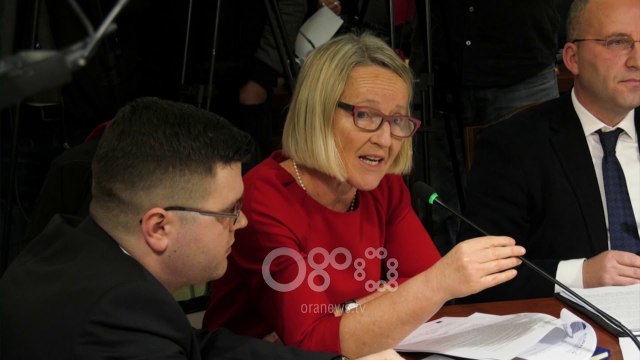 Ora News - PS dhe Euralius kundër Metës, rrëzohet dekreti për ligjin e noterisë