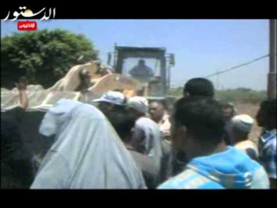 حملة لإزالة التعديات على الأراضى الزراعية بالبحيرة.