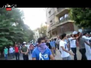 العشرات أمام السفارة السورية ينددون بجرائم بشار