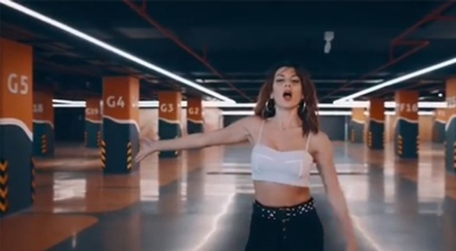Gökçe Bahadır büyüledi
