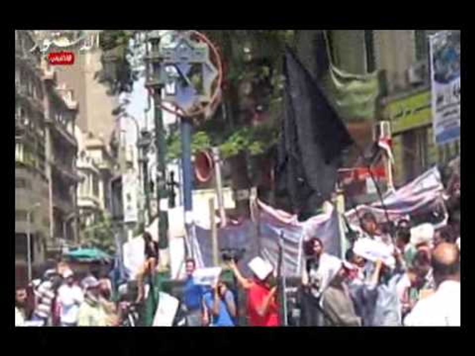 خطيب الجمعة بالميدان يطالب المتظاهرين بضبط النفس