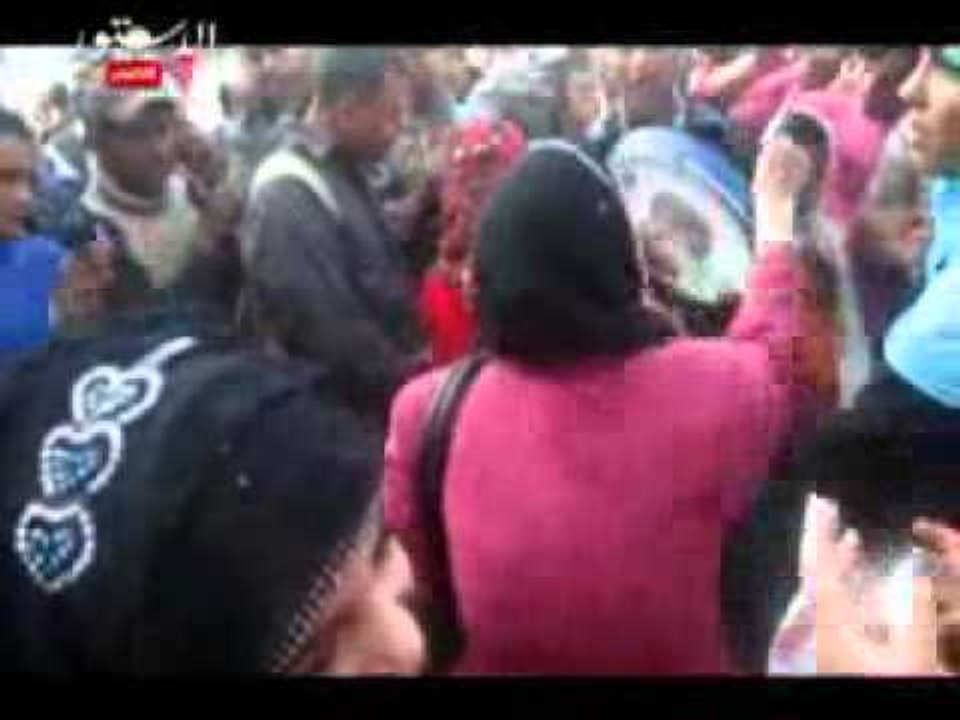 هدوء بميدان التحرير و هتافات ضد المرشد و الإخوان