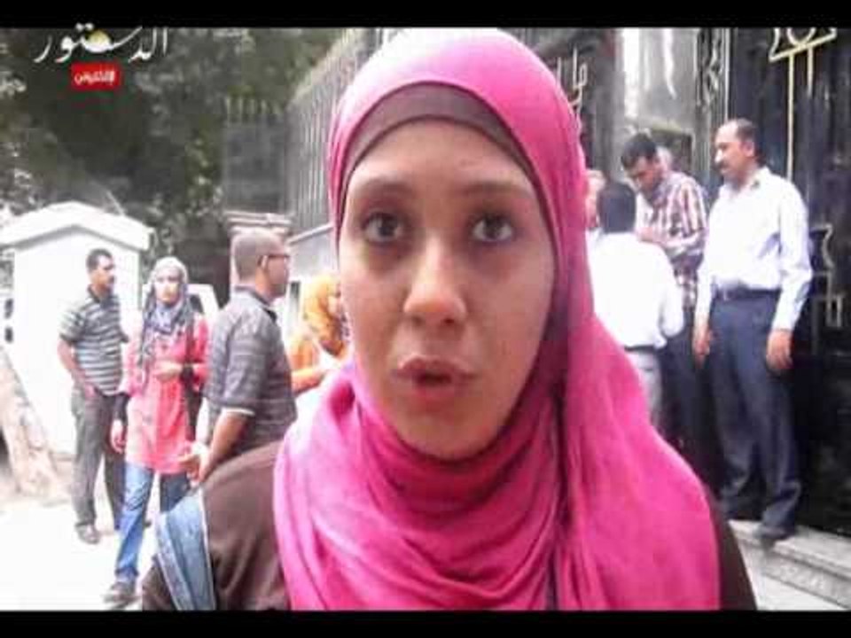طلاب التعليم المفتوح يواصلون إعتصامهم أمام التع...