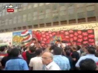 إنقسام الميدان الثوار بمحمد محمود والإخوان بالصينية