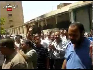 وقفة احتجاجية للإداريين والفنيين بمستشفى التأمين الصحي بالفيوم