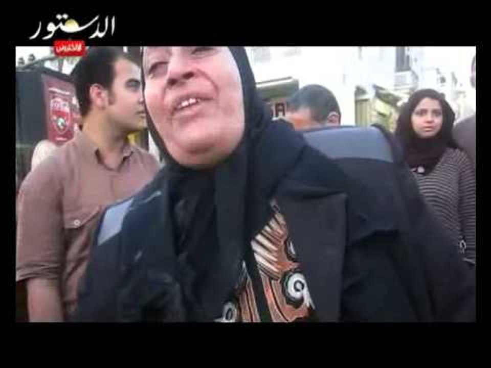 أمراه تبكي على شهداء مصر