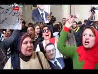 أبناء مبارك يحتشدون أمام "النقض"