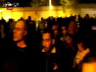 ملثمون يحرقون خيم الأدوية بالاتحادية