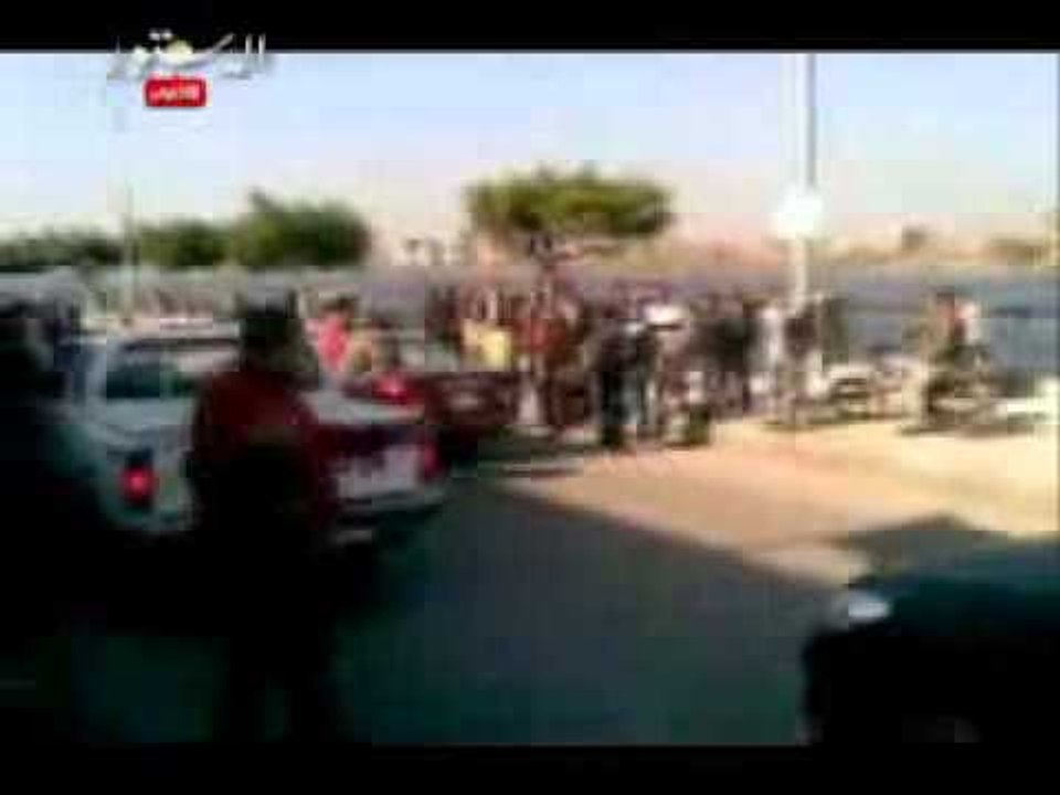 مصابو الثورة بدمياط يقطعون الطريق احتجاجاً علي...