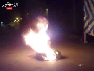 أولتراس المصري يضرمون النار في الشوارع المؤدية لسجن بورسعيد