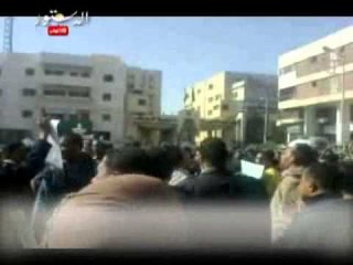 استمرار المظاهرات بقنا اعتراضاً على قرارات مرسى