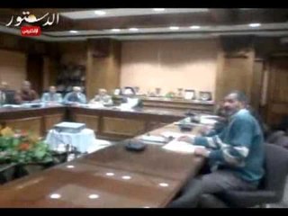 محافظ المنيا يجتمع برؤساء القرى لحل المشاكل