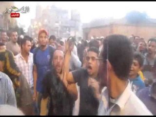 Download Video: متظاهرو الكاتدرائية يهتفون 