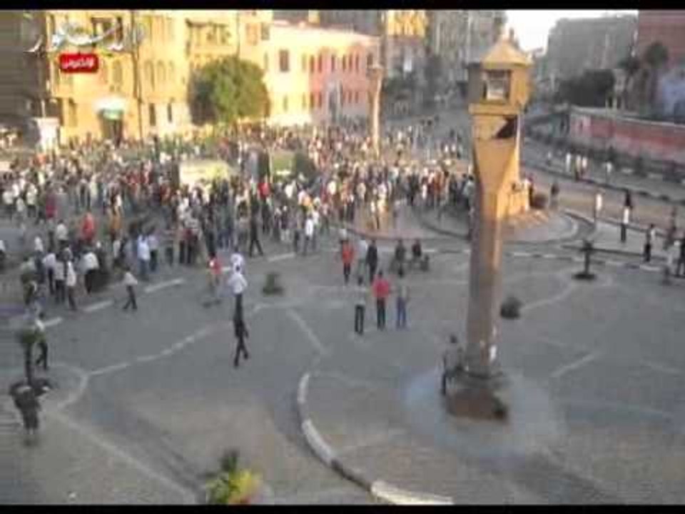 الداخلية تلقي القنابل المسيلة للدموع داخل المتحف المصري