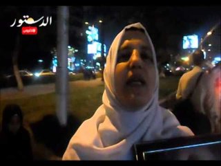 والدة الشهيد شهاب تدعوا الشعب للتوقيع على استمارة تمرد