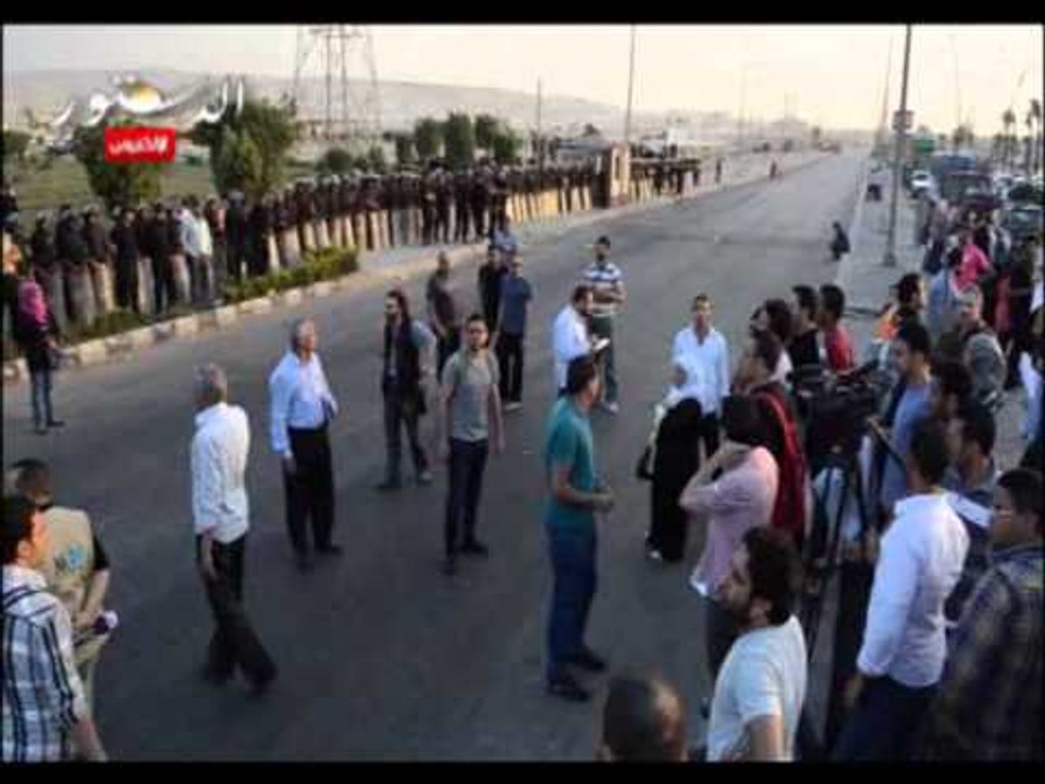 احتجاجيه للافراج عن المعتقلين امام الامن الوطني...