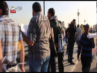 سلسلة بشرية على قصر النيل لإحياء ذكرى خالد سعيد