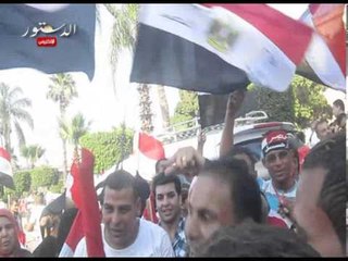 أنصار عكاشة يتوعدون لأبو اسماعيل أمام وزارة الدفاع