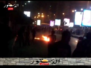 شباب القوى المعارضه بالفيوم يقذفون الحريه والعدالة بالمولتوف والحجارة