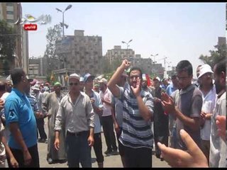متظاهرو رابعه يحملون الاكفان ويهتفنون ...مرسي رئيسنا لدورتين