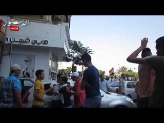 شاهد الإخوان يعتدون على مصور اثناء تغطيته لضربهم مؤيد للسيسسى