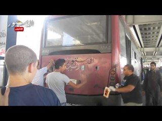 الإخوان يوقفون اتوبيسات النقل العام إجباراً لرسم علامة رابعة