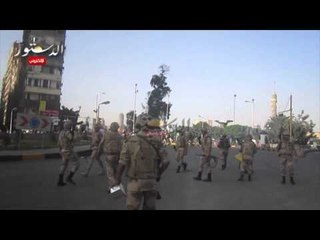 شاهد بكاء الجيش من قنابل الغاز بميدان الجلاء