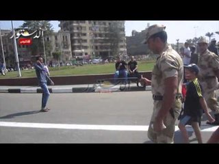 شاهد ..كيف يكشف الجيش عن المتفجرات بالتحرير