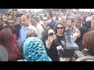 هتافات "الوزارة لازم تتحل" تملأ جنازة شهيد الأمن الوطني