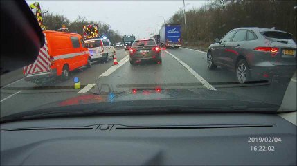 Un camion couché sur le flanc sur le ring intérieur de Bruxelles
