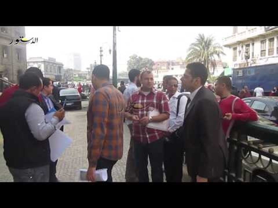 وقفة صامتة لمستبعدى النيابة أمام دار القضاء