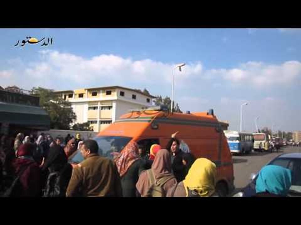 طالبات الإخوان لسيارات الاسعاف "لف وارجع"