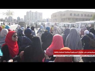 جنون سائق ميكروباص على طالبات المحظورة وطالبة تصفعه بالقفا